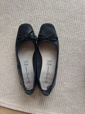 French Classic Black Ballet Flats with Bow